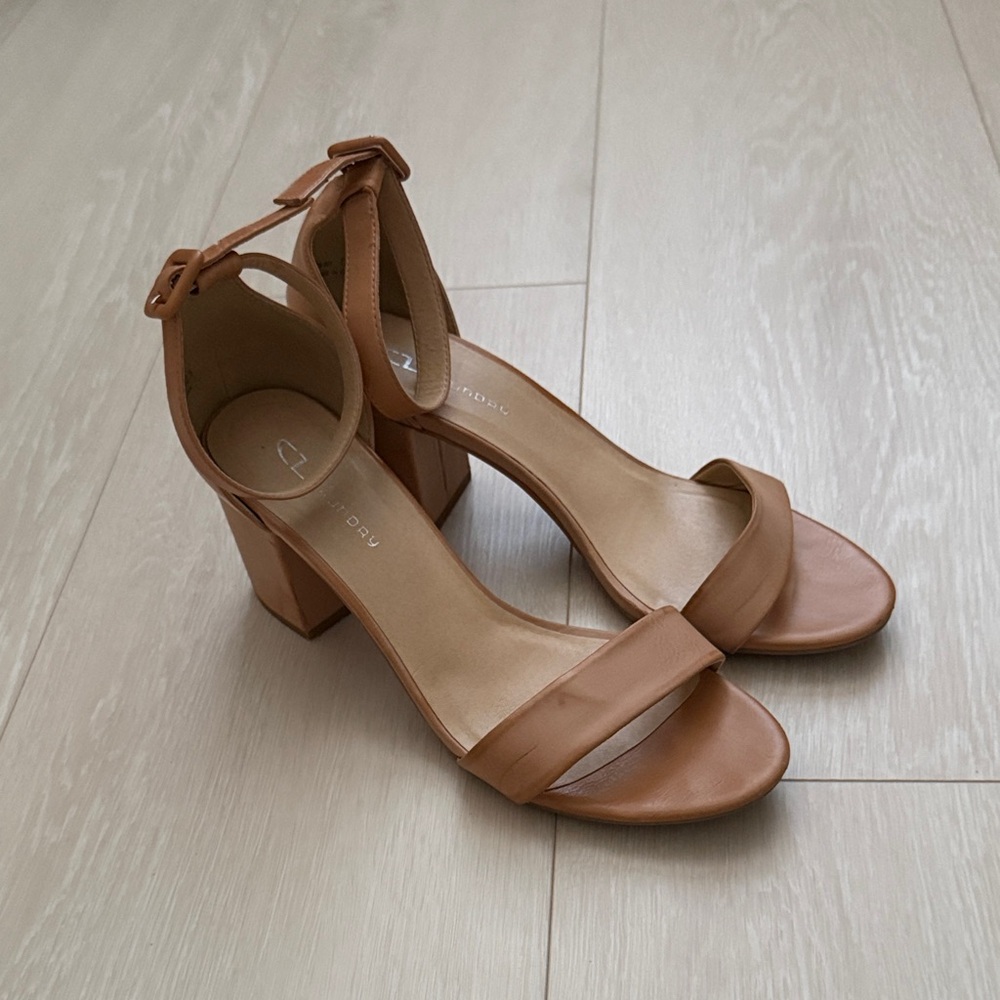 ✨ CL by Laundry Tan Ankle Strap Heels - Picture 3 of 10